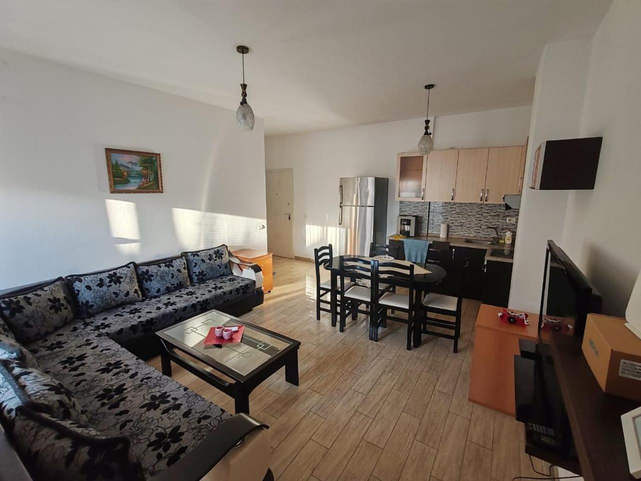 Fresk Area Apartment *